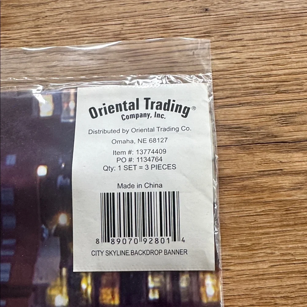 Oriental Trading Company City Skyline Backdrop Banner